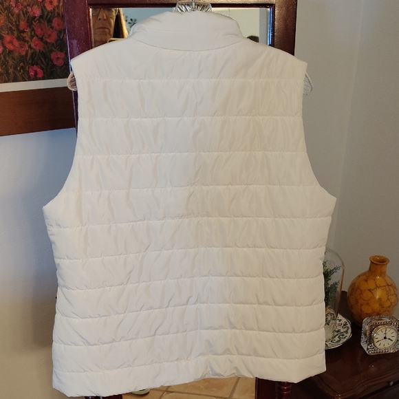 Michael Kors Cream Puffer Vest with Gold Accents Sz. XL - Picture 7 of 7